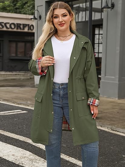 Women's Waterproof and Windproof Hooded Jacket